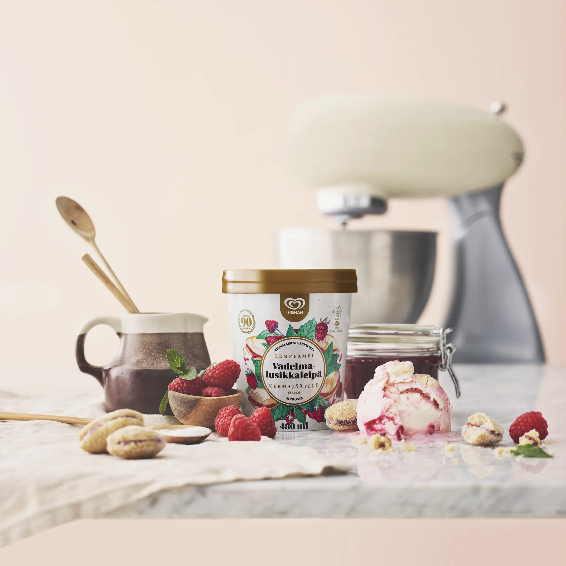 A photographed packshot for Ingman Cake Ice Creams with the rasberry spoon bread flavor variant.